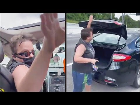 Lyft Driver Freaks Out and Kicks Out Passenger on Highway