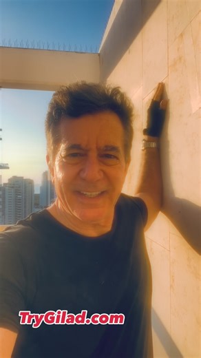 Gilad Janklowicz on Instagram: "I love this shoulder opening exercise!, it has helped me gain full range of motion even though I have a tear in my Supraspinatus tendon. #shoulder #shoulderstretch"