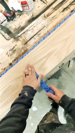 DIY floating shelf build #diy #home #shelves #homediy #diyprojects #floatingshelves #reno #woodwork