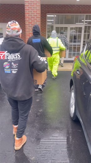 From serving others to being served. Thank you Dream Weaver Cafe and Catering for the wonderful lunch for our inmate workforce today! #allarefedatthefarm | Farming 4 Hunger Inc.