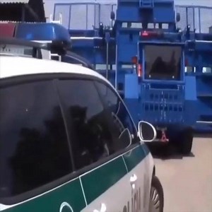 17K views · 160 reactions | Wow! Awesome riot control Skidsteer unit! @demolition_news Follow @diggersanddozers and SUBSCRIBE to us on YouTube! #excavator #trucks #drone #mavic #phantom4 #dji #aerialphotography #heavyequipment #heavymachinery #constructionequipment #constructionmachinery #construction #demolition #quarry #mining #diesel #oilandgas #machine #machinery #operator #london #truck #18wheeler #photography | Diggers & Dozers | Facebook