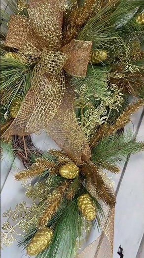Gold Classic Christmas Wreath Tutorial | Elegant Holiday Wreath Design