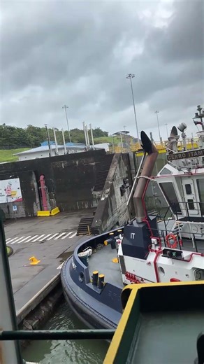 Live highlight in Panama Canal crossing views
