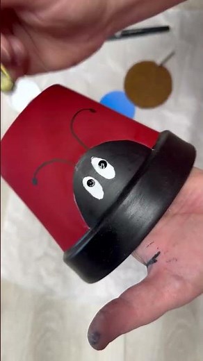 Diy Terracotta Ladybug Solar Light! #easycrafts #solarlights #diyoutsidedecor #plaidcrafts