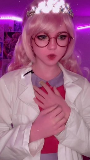 Princess Bubblegum Cosplay Fun in Adventure Time