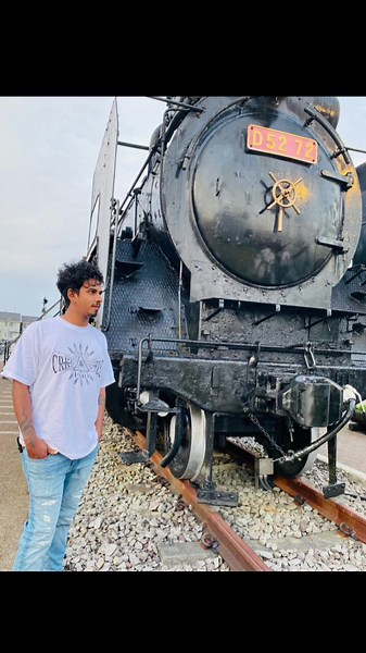 original sound - Yasith Kelambi Arachchchiを使っているDinuk ラクシャン (@laka09)の動画