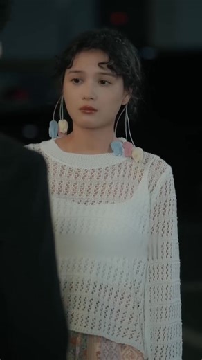 Scared By Cockroach, Poor Girl Leaps Onto A Stranger! Unaware He's Her Boss & Attracted To Her Cute | Sleepy Tales