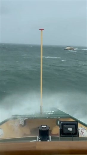 EXTREME FERRIES 🌊 Captured from the wheelhouse by ferry driver & photographer @ihaig72sydney aboard the Manly Ferry last weekend, pushing through Sydney Harbour in extreme weather. Haig Gilchrist’s work features in the new publication Sydney Harbour Ferries, celebrating the vessels, crews and conditions that define our iconic harbour. 📚 Book Talk: Sydney Harbour Ferries Saturday 31 January | 2–3:30pm Free event https://www.eventbrite.com.au/e/book-talk-sydney-harbour-ferries-tickets-1978496915