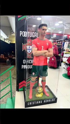 Exploring Cristiano Ronaldo’s CR7 Store in Portimão | Exclusive T-Shirts & Fashion ! 🇵🇹