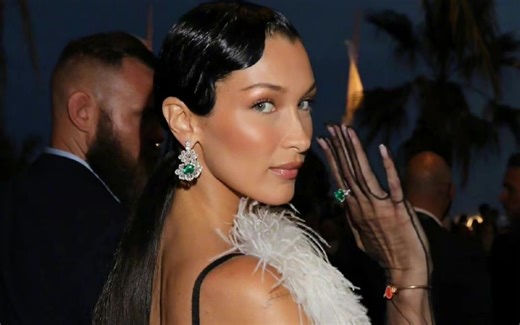 美国超模Bella一路逆袭，晋级实力派，赶超姐姐Gigi ！