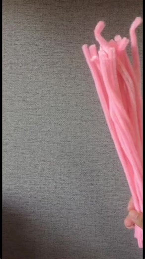 DIY Fuzzy Wire Flowers Using Pink Spider Lily