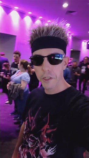 BABYMETAL Melbourne Australia Merch Line Building!