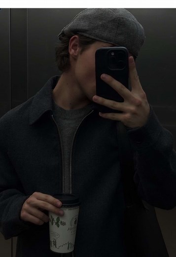 Flat Caps: The Perfect Headwear for Stylish Outfits