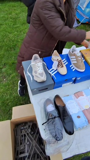 111K views · 530 reactions | Part 2: Trying to get a good deal at the carboot sale 螺 #carbootfinds #carboothaul #reselling #carbootsaleuk #cometothecarbootwithme | Brummie Booter | Facebook