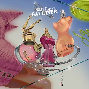 “Gaultier, mon beau Gaultier, dis-moi ce que je dois porter”. De l’iconique Classique à l’irrévérente Scandal, (re)découvrez tous les parfums féminins sur jeanpaulgaultier.com. | Jean Paul Gaultier