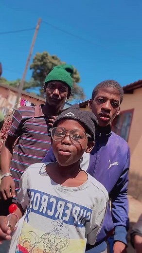 Uyoncengwa Unyoko Dance Performance by Mafikizolo