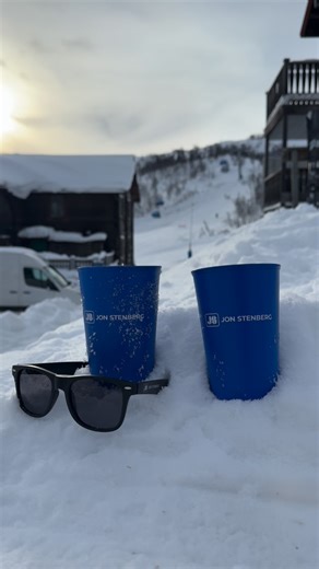 Jon Stenberg AB on Instagram: "Sportloven är igång i vårt avlånga land men hav ingen oro - vårt välvallade team är igång och ser till att möta upp Er i frågor, maskinfunderingar, supportbehov eller demokörning och besök. Vi ser gärna bra flyt i produktion likaväl som bra fäste i skidspåren, varje sekund räknas. Trevlig helg! 👋🏼"