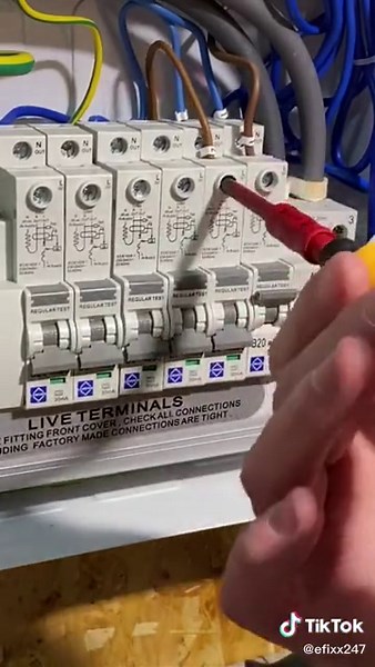 Using a WIHA Torque screwdriver to check the tightness of MCB screw terminals. Electrical #wiha #toptips #electricians #sparks #electrical #tools