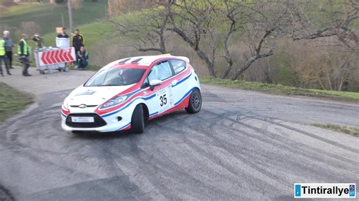 Cette semaine l'ASA de la Loire a publiée la carte du prochain rallye Pays du Gier ! Et cette année de nouveau changement sur le parcours sont à noter. L'ES de Génilac est réduite d'un kilomètre à l'arrivée (l'endroit où Lucas Darmezin était sorti l'année dernière). La nouvelle ES de Véranne introduite l'année dernière est rallongée de 7km et partira donc en direction du Pilat avec une arrivée sur les hauteurs de Graix. Quand à la spéciale de Longes, elle reviendra sur la route départementale D7