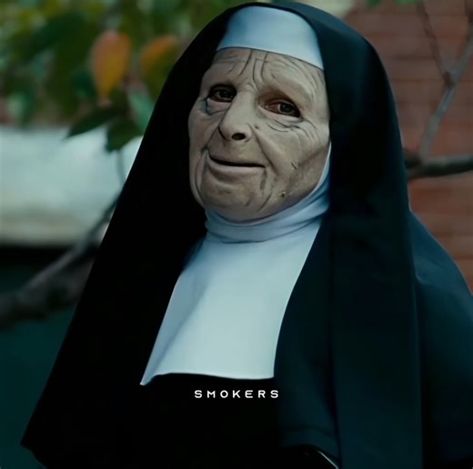 • The perfect example of mind your own business 🔥🧡 | Smokers