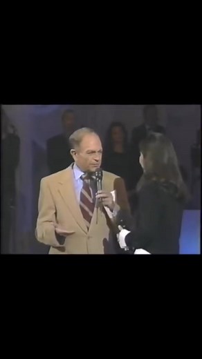16K views · 185 reactions | Durante el programa Siempre en Domingo, Ana contó sobre sus inicios y su primer trabajo en la ciudad de Tijuana. Ana Gabriel dejó ver la humildad que siempre la ha caracterizado. Hoy ad portad de cumplir 50 años de trayectoria recordamos este jocoso momento. #AnaGabriel #UnDeseoMas #RaúlVelasco #SiempreEnDomingo | Ana Gabriel Soy Como Soy | Facebook