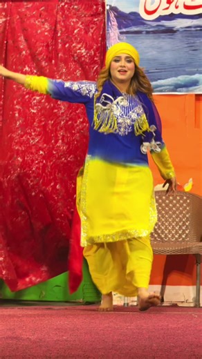 Afreen Bhatti's Stunning Dance Performance at Ciro's Theatre