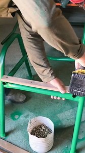 1.8M views · 10K reactions | **晴✨ Cadeira de Fio Reciclada: Ideia Criativa e Sustentável! ♻️** Transformei uma cadeira antiga em uma peça nova e estilosa!  Com criatividade e reciclagem, qualquer móvel pode ganhar uma segunda vida!  #CadeiraReciclada #DIYCriativo #ReciclagemSustentável #Upcycling #FaçaVocêMesmo #EcoDesign #IdeiaCriativa #ReutilizarÉCriativo #DecoraçãoSustentável #ArtesanatoReciclado | Multi Reciclado Shop | Facebook