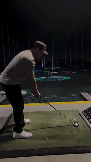 Not an ideal night at Top Golf 😬😬 (Via cozyroger) | Zire Golf