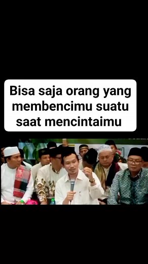 Al-Mumtahanah · Ayat 7 ۞ عَسَى اللّٰهُ اَنْ يَّجْعَلَ بَيْنَكُمْ وَبَيْنَ الَّذِيْنَ عَادَيْتُمْ مِّنْهُمْ مَّوَدَّةًۗ وَاللّٰهُ قَدِيْرٌۗ وَاللّٰهُ غَفُوْرٌ رَّحِيْمٌ ۝٧ Mudah-mudahan Allah menimbulkan kasih sayang di antara kamu dengan orang-orang yang pernah kamu musuhi di antara mereka. Allah Mahakuasa dan Allah Maha Pengampun lagi Maha Penyayang. #ngaji #santrinu #santri #fyp | Ahmad Hizbul Bahar