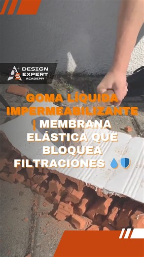 La goma líquida impermeabilizante forma una capa continua sin juntas que sella poros y ayuda a puentear microfisuras ✅. Su elasticidad mejora la protección frente a lluvia, humedad y encharcamiento 🌧️, y aporta resistencia superficial ante la intemperie y abrasión ligera 🧱✨. Ideal para techos, terrazas y muros expuestos. #impermeabilizacion #cauchoLiquido #poliuretano #construccion #MantenimientoHogar #humedad #fblifestyles | Design Expert