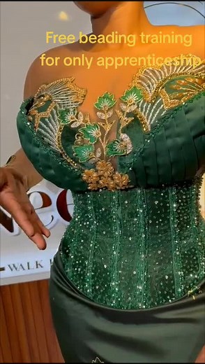 Beaded beading only #free beading training #classlybead #beadworkgh #beadingtutorial #beadingwithconstarscreation #fypシ゚viral #tiktokghana🇬🇭 #freebeadingtraning #fypシ゚viral🖤tiktok☆♡🦋myvideo #foryoupage