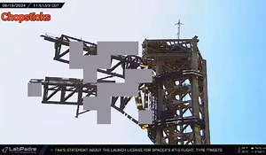 SpaceX teams conducted some chopstick tests today. Did the top of the tower wobble? 🤔😬 📹labpadre #SpaceX #Starship #Starshiplaunch #Space #CountdownToLaunch #countdown #photography #moon #earth | Space FrontPage