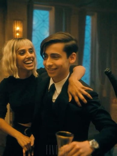 Five ✘ Lila: Dance Scenes 🕺💃 #theumbrellaacademy #fivelila #fivela #numberfive #lilapitts #queen