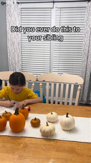 68K views · 16K reactions | This is so funny every time!藍 #siblings #funnypranks #dadsofinstagram #bissisterhood | The Deal Family | Facebook