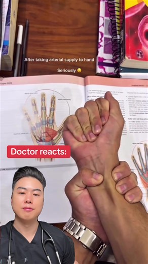 🩺 Allen Test | Clinical Pearl 1️⃣ Patient makes a tight fist ✊ 2️⃣ Compress both radial ulnar arteries 🫀 3️⃣ Patient opens hand ✋ (palm appears pale) 4️⃣ Release ONE artery 🔓 • Release ulnar → tests ulnar artery patency • Release radial → tests radial artery patency 5️⃣ Hand should return to pink within 5–10 seconds 👀 ✅ Normal = adequate collateral blood flow 🚨 Delayed or absent color return = poor perfusion of that artery Why it matters: Confirms adequate collateral circulation before radi