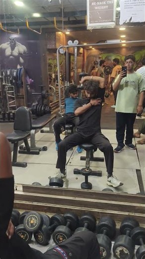 trisap workout 😯 new workout unblocked for you 😳🥵 #gymmotivation #trendaudio #viralaudio #triceps