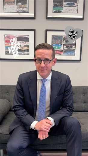 The @lakings may be down one game, but we are not out! Our bet with @edmontonopera and @joel.ivany is ON, and we’re rooting hard for the Kings to triumph over the @edmontonoilers tomorrow night. We hope you’re warming up your singing voices 👀 | LA Opera