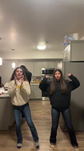 ailani luna (@ailani55)’s videos with original sound - DJ Vic