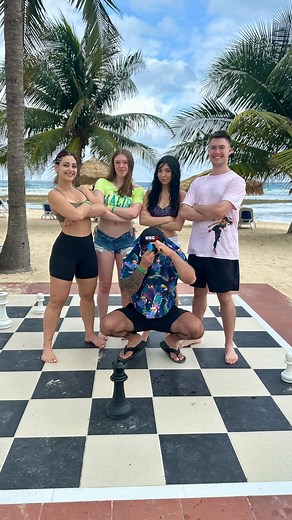 Silvana Shamuon on Instagram: "SQUID GAMES : KICK CHALLENGE. 勞﫣 can you do it?! Inspo: @raziyyz & @littletfitness #fitness #gym #squidgame #challenge #workout #kicks #martialarts"