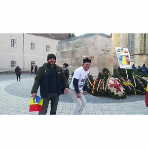 Dacă-i weekend, e petrecere la Ionică Nebunu'! 🆒️ îți place de Ionică? ➡️ dă-i o bere aicişa: https://paypal.me/pools/c/8eoD6iEV2I | Ionică