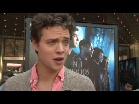 Percy Jackson: Sea of Monster: Douglas Smith "Tyson" Premiere Interviewv | ScreenSlam