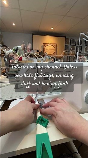 How to make a Jelly-Roll Rug Fun Fabric Craft #jellyrollrug