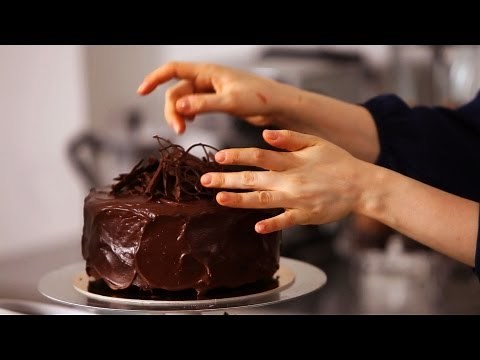 How to Use Chocolate Curls & Lace | Cake Decorating