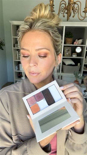 Laura Mosley | Southern Girl | Simple Makeup Routines on Instagram: "The perfect combo to play in some color for your eyes! Two out of three of these shadows are part of Seint’s last chance sale that ends at the end of the month! Comment “Me” for a link to these shades and more! Shades Used: Leo Eve Cranberry SEINT’s Eyeshadow Brush Thrive Liquid Lash mascara"