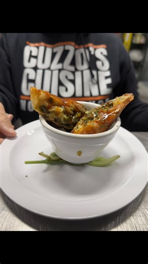 Kick off the weekend with a delicious Southern meal at CUZZO’S Cuisine 📍 9601 N Tryon St, Charlotte, NC ⏰ 11:00 AM – 9:00 PM Bring your family, bring your friends—where everyone’s family 🧡🤞🏾 #cltnc #CuzzosCuisine #lobstermacandcheese #charlotte #cuzzos