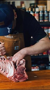 It’s officially Beef Month and there’s no better time to celebrate American beef done right. Why DemKota? • Sourced from independent family farmers and ranchers in ND, SD, and MN • Grass-fed, grain-finished for rich marbling and bold flavor • Single-source facility for full traceability and quality control • Designed with animal well-being in mind, following Dr. Temple Grandin’s humane handling principles Whether you’re grilling, smoking, or searing, make it DemKota this May! #DemKotaRanchBeef #