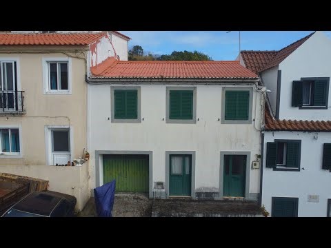 Three bedroom family house well located in Horta City