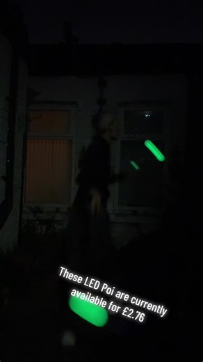 Getting my flow on with these LED Poi #poi #poispinning #poispinnersoftiktok #ledpoi #ledpoidancing #poispinner