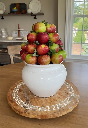 DIY Apple Centerpiece: Perfect Fall Table Decor