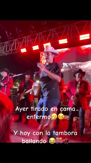 Nombre ayer andaba bien jodido jaja tirado en la cama con el cuerpo cortado y un catarro de aquellos que que bruto 🤒 pero me aliviané tantito y dije “la tambora cura más que las pastillas” 😂🎺 y sí señores, qué ambiente chingón me tocó jeje saludos 🔥#expogan #parati #fyp #baile #tamboraritmoexpress @Tambora Ritmo Express